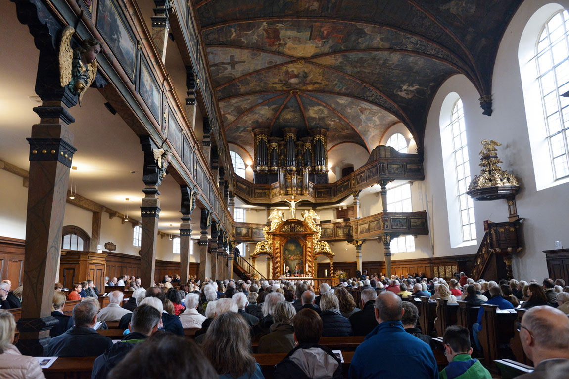 Die 300 Jahre alte Speyerer Dreifaltigkeitskirche ist nach aufwändiger Sanierung mit einem festlichen Gottesdienst wiedereröffnet worden. Foto: Landry