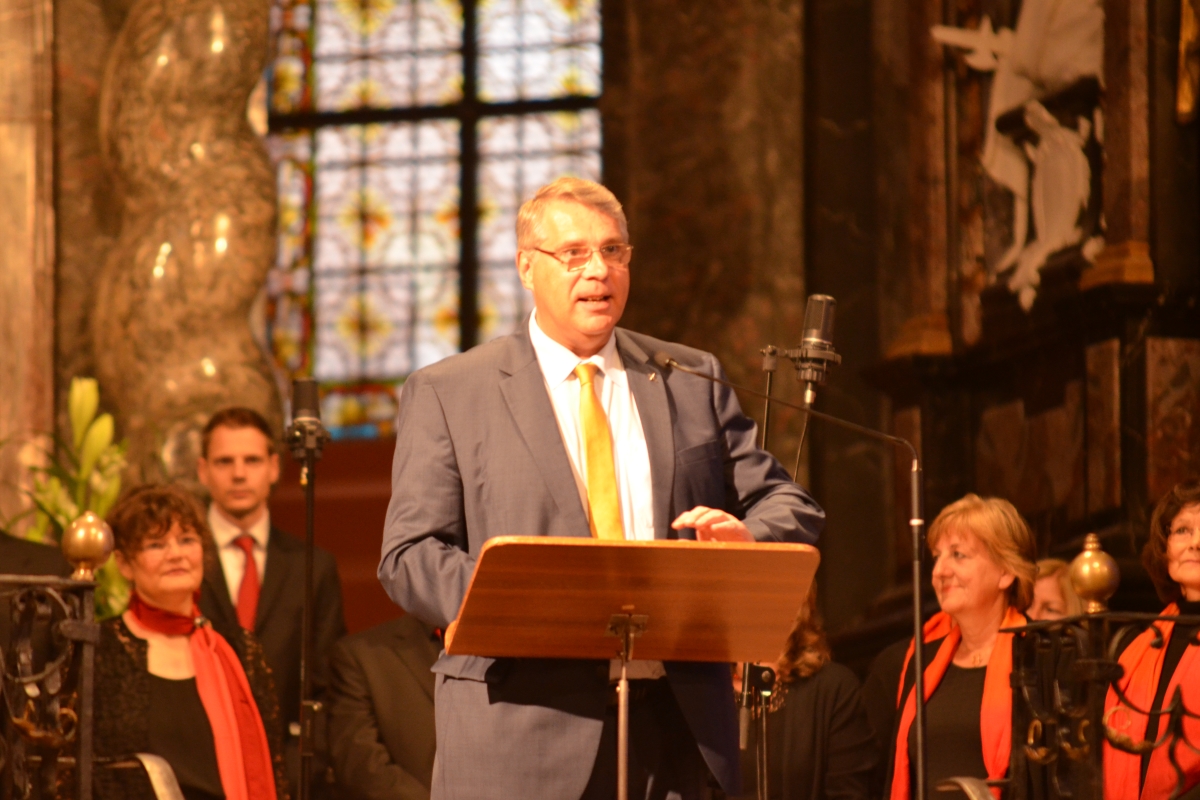 Kirchenpräsident Christian Schad sprach als Vorsitzender der Union Evangelischer Kirchen in der Evangelischen Kirche in Deutschland zum 200-jährigem Jubiläum der "Nassauischen Union" in der Idsteiner Unionskirche. Foto: EKHN