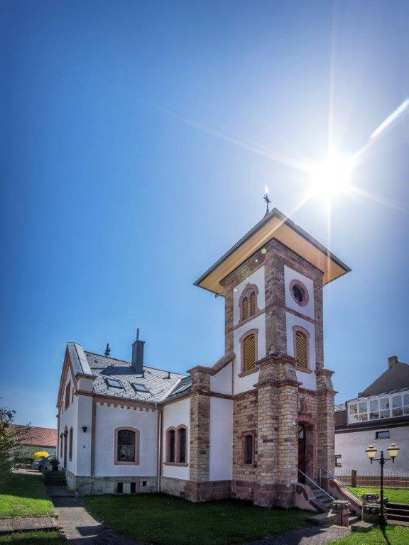 Die evangelische Kirche in Ensheim. Foto: Steffen Jung