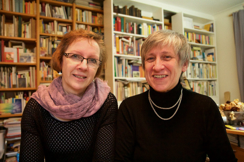 Die Vorsitzende des Diakonissenvereins Frankenthal, Dekanin Sieglinde Ganz-Walther (rechts), und Präsenzkraft Yvonne Schall. 