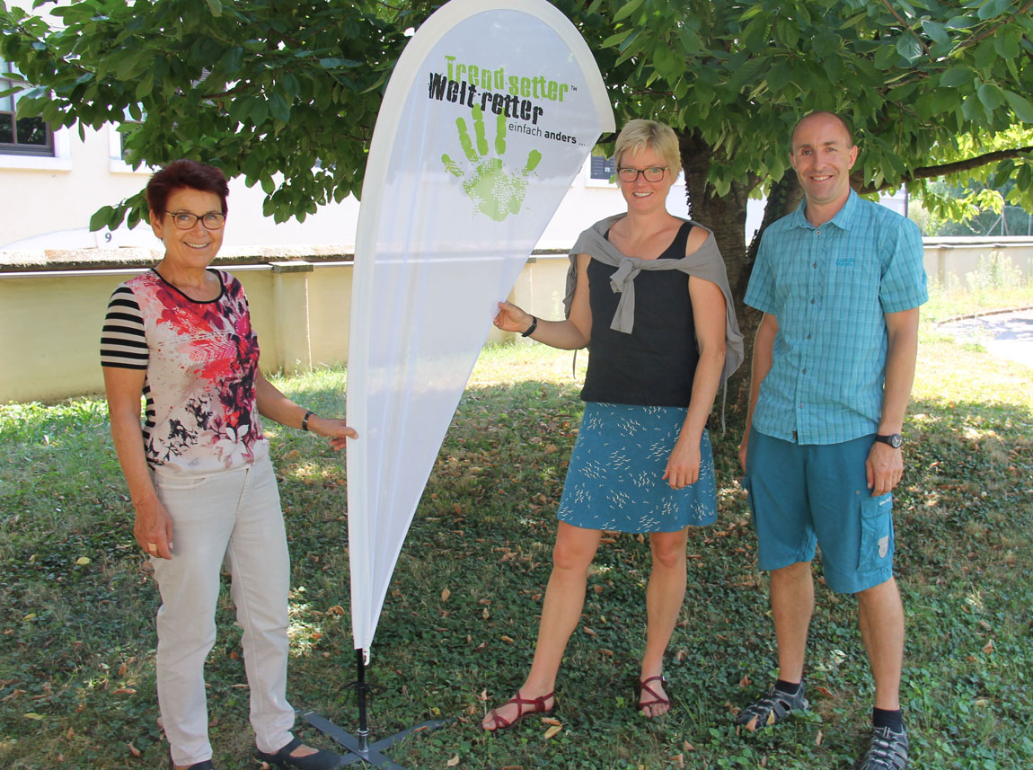 Machen Mut zum Umdenken: Umweltbauftragte Bärbel Schäfer und Klimaschutzmanagerin Sibylle Wiesemann von der Evangelischen Kirche der Pfalz und Steffen Glombitza, Umweltbeauftragter des Bistums Speyer (v.li.).