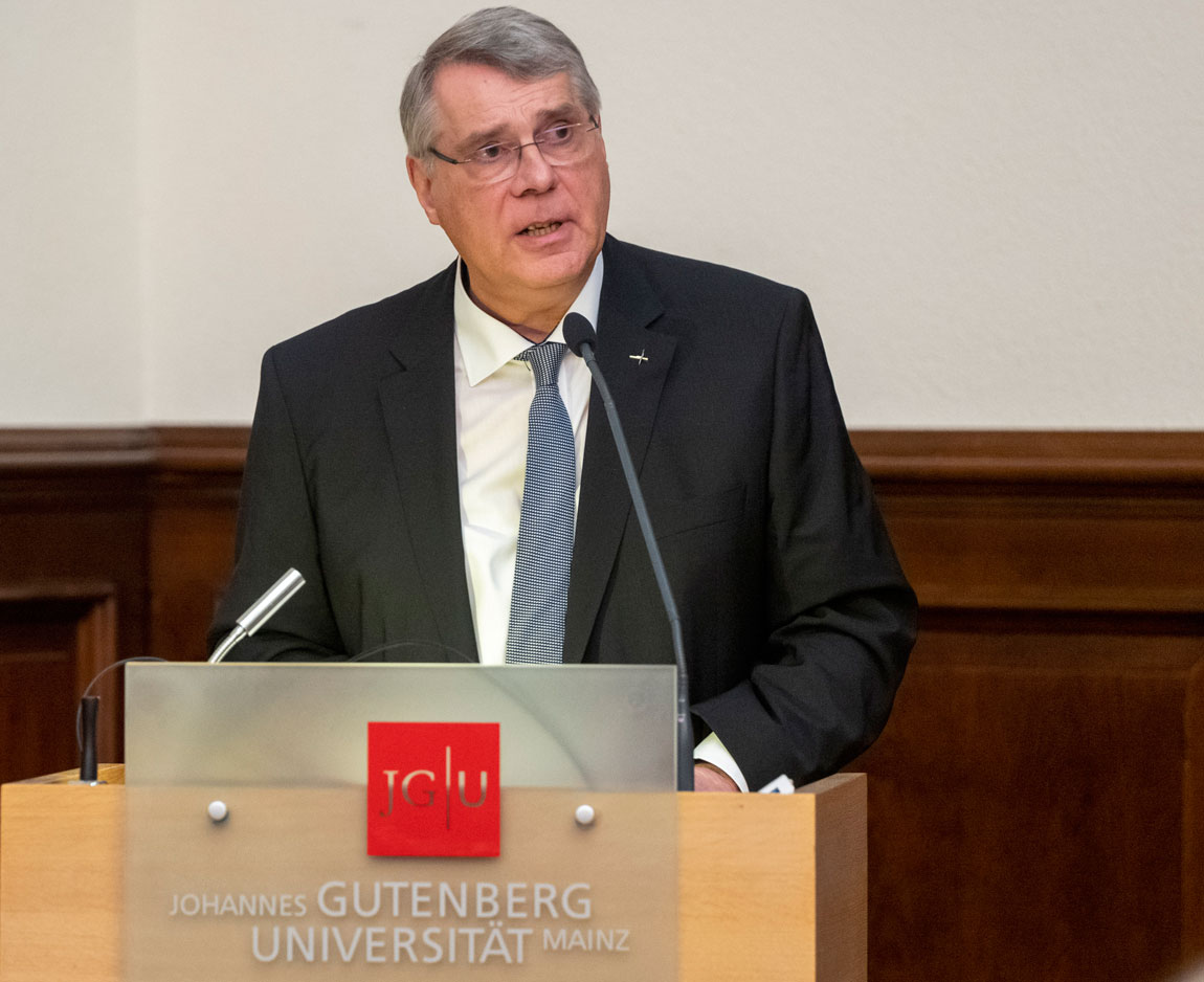 Kirchenpräsident Christian Schad hat die Ehrendoktorwürde der Universität Mainz erhalten. Foto: ©Stefan F. Sämmer, JGU 