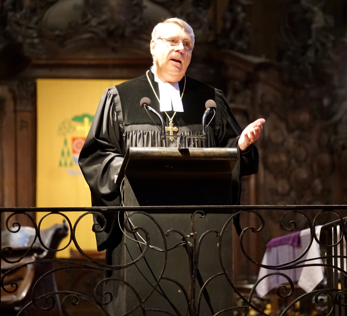 Kirchenpräsident Christian Schad predigte im Mainzer Dom. Fotos: lk