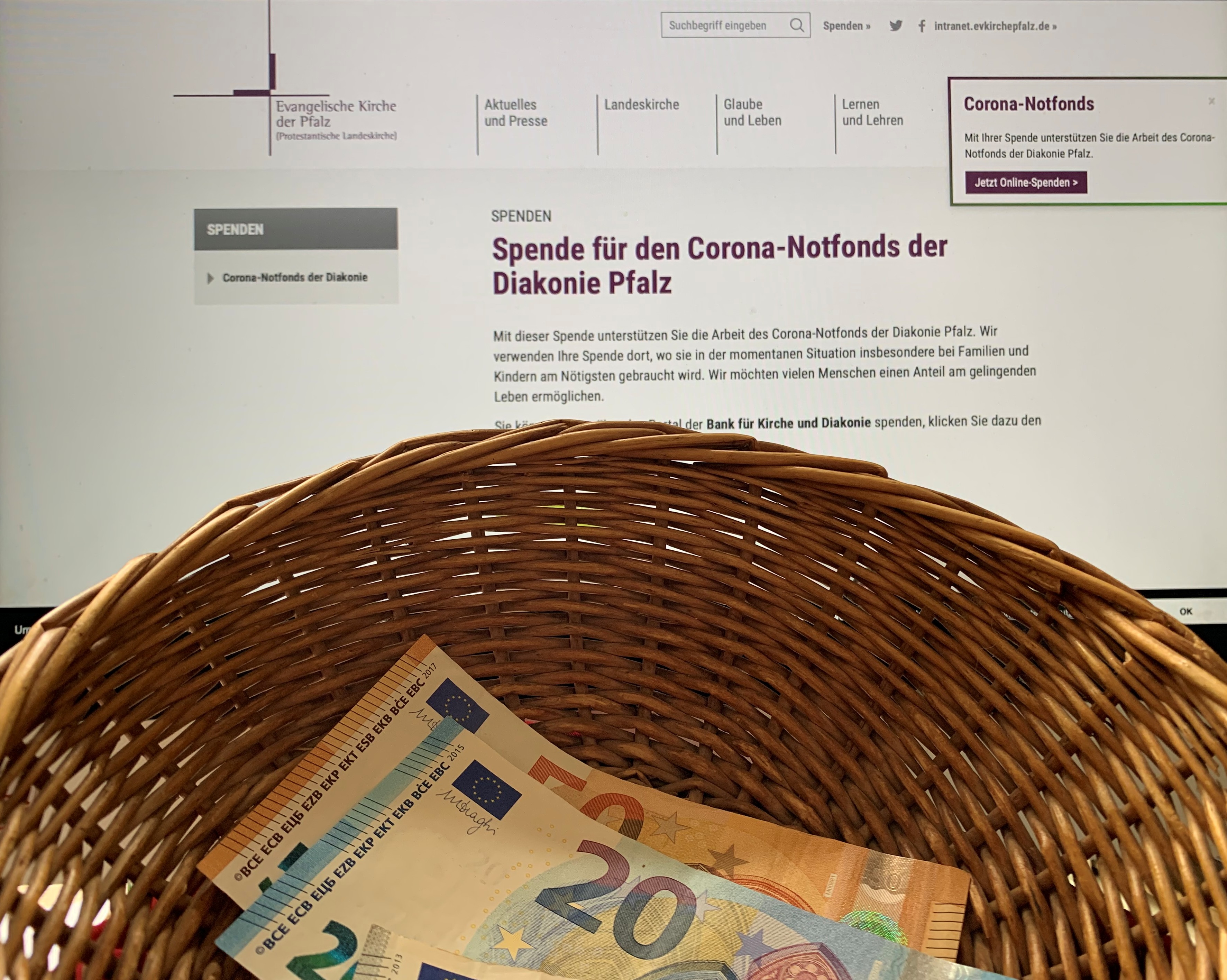 Klick statt Körbchen: Über das Spendenportal der Bank für Kirche und Diakonie auf der Webseite der Evangelischen Kirche der Pfalz können Spender ihre Kollekte übergeben.