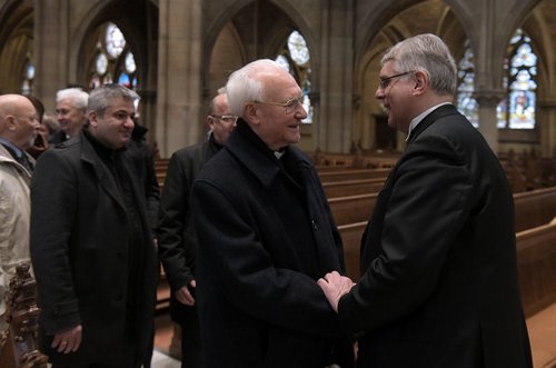 Bischof Schlembach gratuliert Kirchenpräsident Schad zu seinem 60. Geburtstag im Jahr 2018, Foto is