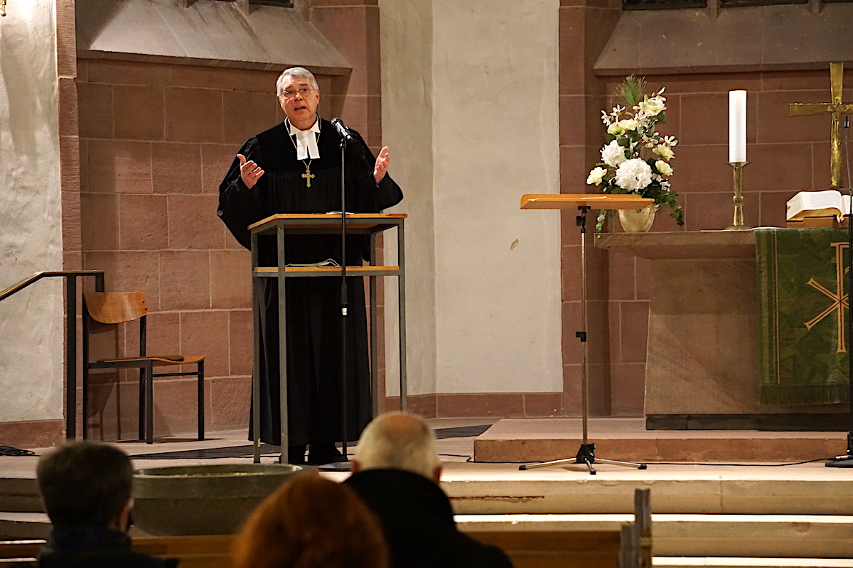 Kirchenpräsident Christian Schad in der Alexanderskirche Zweibrücken. Foto: lk/Jahn.