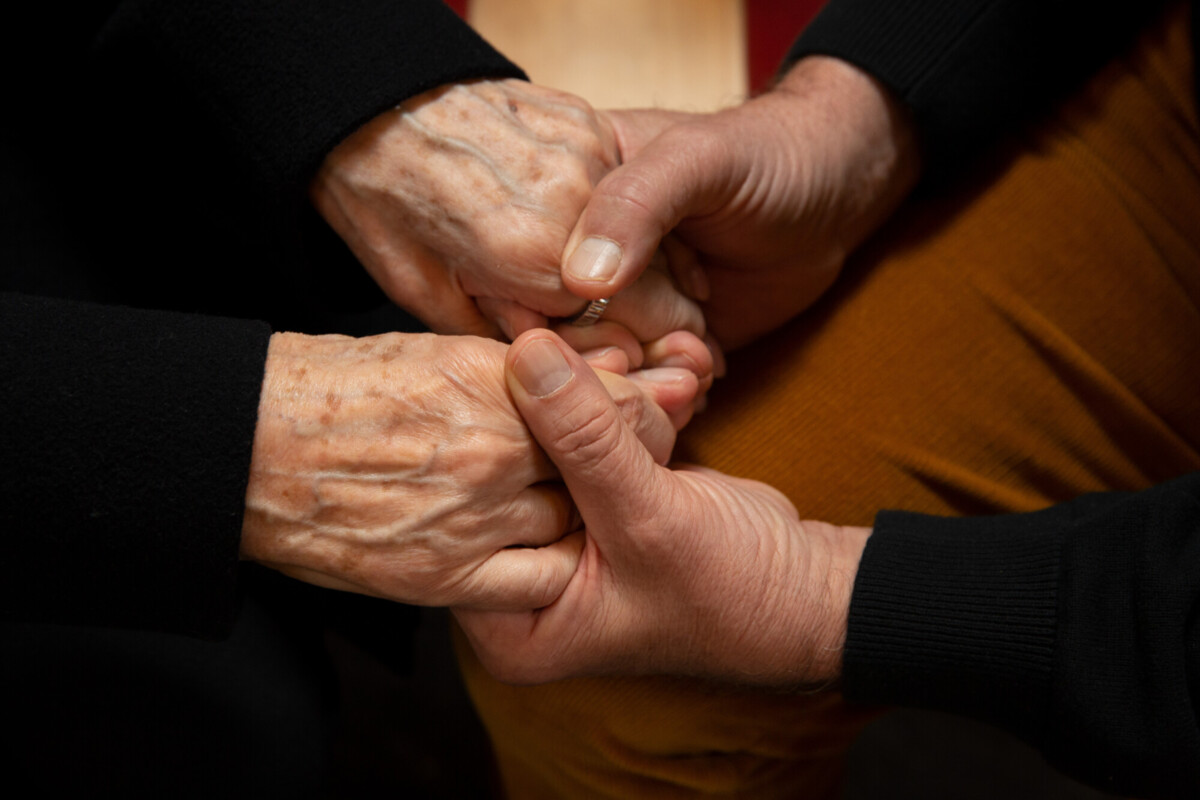 Der Kurs macht Mut, Sterbende zu begleiten. Foto: Fundus/Rolf Oeser 