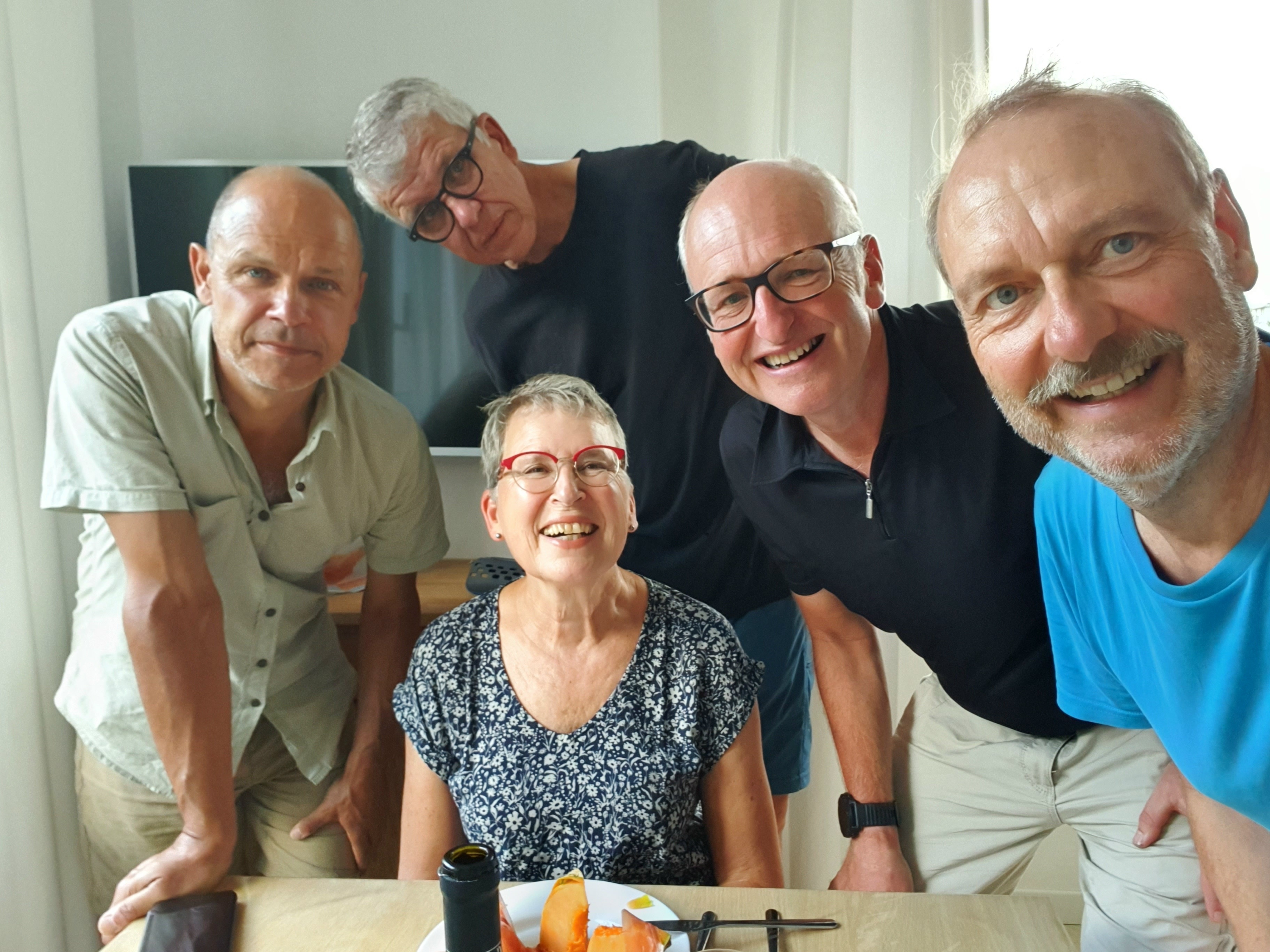 Entspannte Gesichter am Abend des Ruhetags:  (vlnr) Stefan Walter, Hans Hebart, Sabine Kappeler, Friedrich Schmidt-Roscher, Arnd Götzelmann (Foto: Arnd Götzelmann)