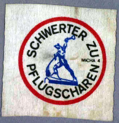 Aufnäher mit dem Spruch "Schwerter zu Pflugscharen"