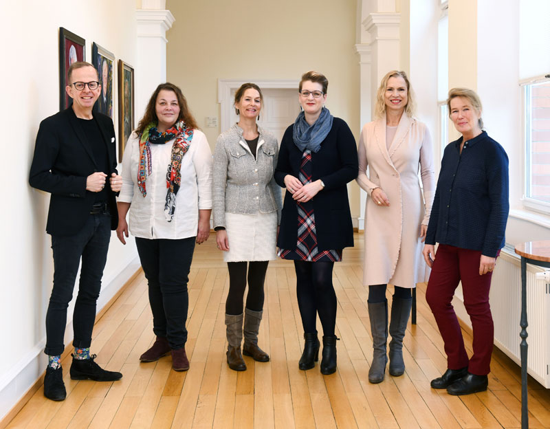Presseteam: Wolfgang Schumacher, Petra Tröbliger, Simone Saenger-Herber, Diana Vögeli, Mechthild Werner, Christine Keßler-Papin (v.l.). Presseteam: Wolfgang Schumacher, Petra Tröbliger, Simone Saenger-Herber, Diana Vögeli, Mechthild Werner, Christine Keßler-Papin (v.l.).