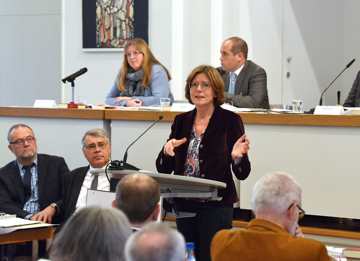 Ministerpräsidentin Malu Dreyer sprach zum Schwerpunktthema der Synode. Foto: Landry