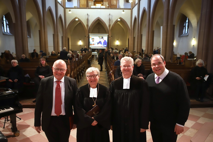 Landesdiakoniepfarrer Albrecht Bähr, Kirchenpräsidentin Dorothee Wüst, stv. Dekan Andreas Pfautsch, Pfarrer Martin Groß. Foto: Björn Iversen