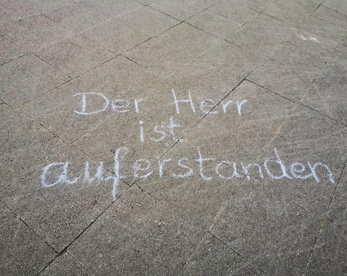 „Was sucht ihr den Lebenden bei den Toten? Er ist nicht hier, er ist auferstanden!“ Das verkündet ein Engel den beiden Frauen, die am Morgen zum Grab Jesu kommen. Und die Frauen rufen diese Freudenbotschaft den Jüngern zu: „Der Herr ist auferstanden!“ So lesen wir es im Lukasevangelium im 24. Kapitel. Foto: José Harvey / fundus-medien.de