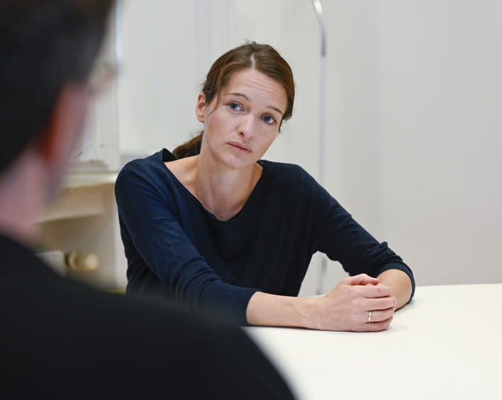 Im Seelsorge-Basiskurs geht es darum, seelsorgliche Haltung kennenzulernen und einzuüben. Foto: Karsten Klama/Fundus