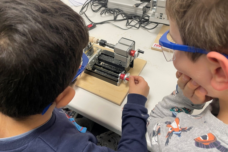 Der MakerSpace Mayen-Koblenz ist ein offener Kreativraum zum Ausprobieren und Lernen für alle Altersgruppen. Foto: MakerSpace Mayen-Koblenz gGmbH