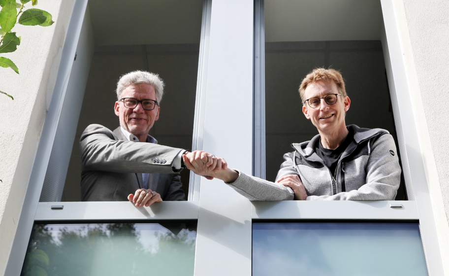 Leiten gemeinsam das Evangelische Schulreferat Saarland: André Koch und Tim Kahlen (von links) Foto: lk/Nadja Donauer