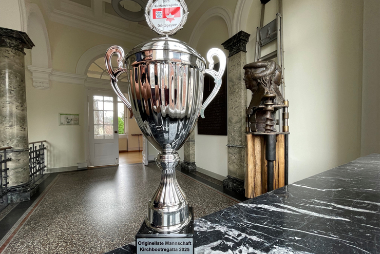 Pokal für die originellste Mannschaft. Foto: lk