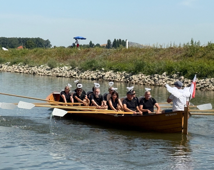 Teamwork im Kirchenkahn. Foto: lk
