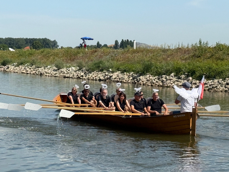 Teamwork im Kirchenkahn. Foto: lk