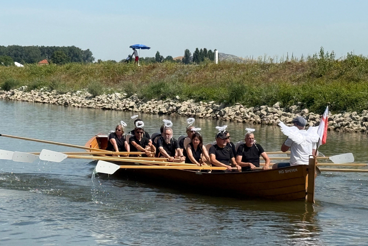 Teamwork im Kirchenkahn. Foto: lk
