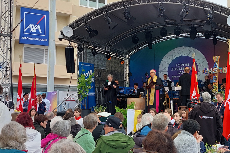 Ökumenischer Gottesdienst am Sonntag mit Kirchenpräsidentin Dorothee Wüst und Bischof Karl-Heinz Wiesemann unter dem Motto „Zusammen Wunder Wirken“. Foto: lk/Dohrenbusch